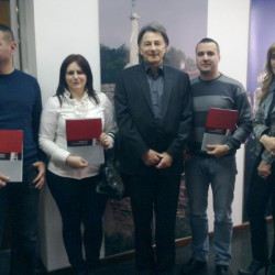 Studenti u drustvu adv.Jakse Jojica i predstavnika trzisne inspekcije