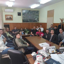 image 0 02 05 ece15ed9c87e37cce9004f2fecaaf9b9affcfc81c8c33e1be722928ff0b8b572 V