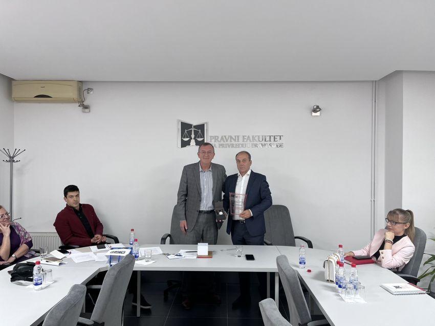 Prof. dr Mirku Kuliću uručena posebna plaketa za doprinos unapređenju kvaliteta i razvoja